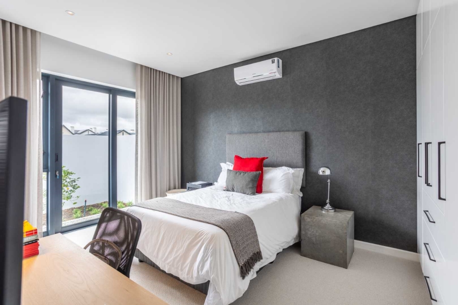 To Let 5 Bedroom Property for Rent in Val De Vie Estate Western Cape